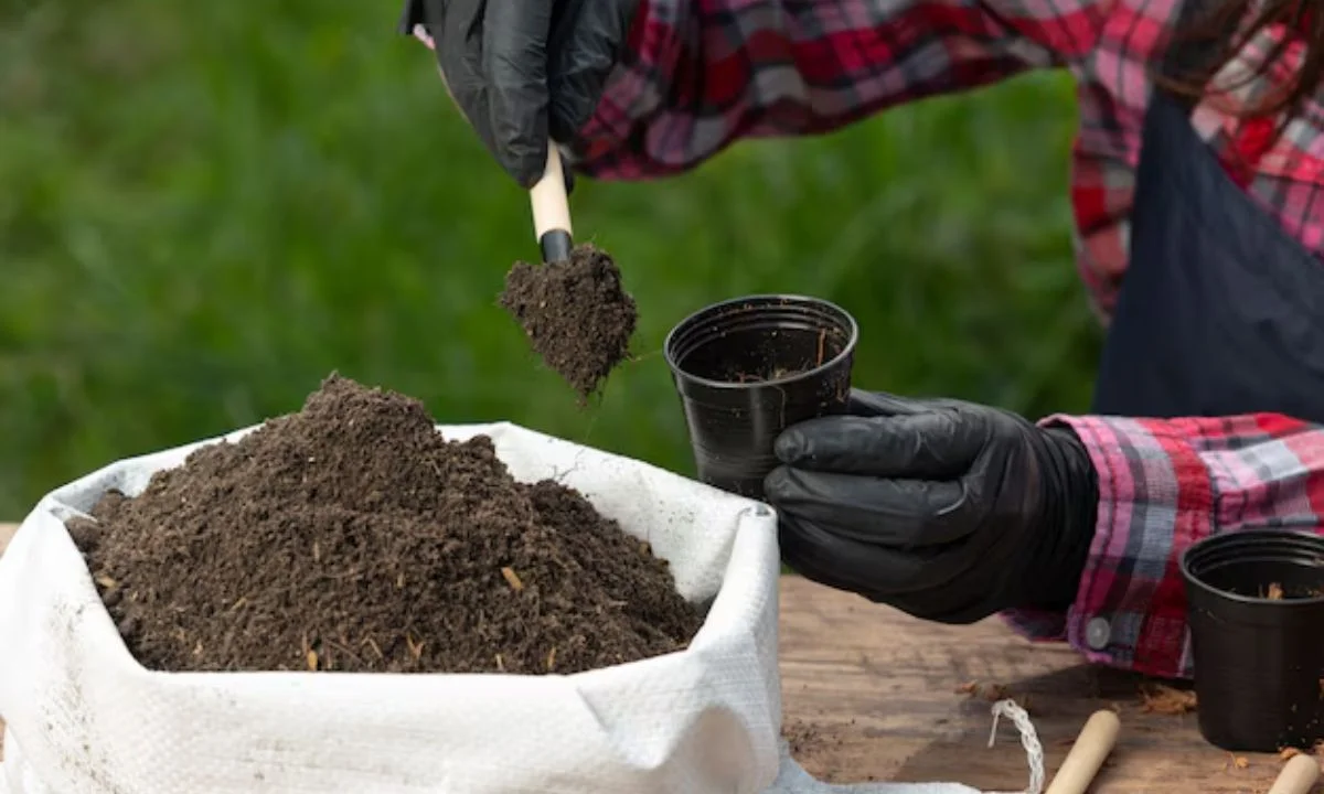 how do i store bulk garden soil